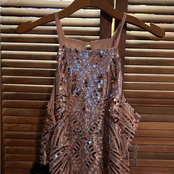 Dress - Picture 2 of 5